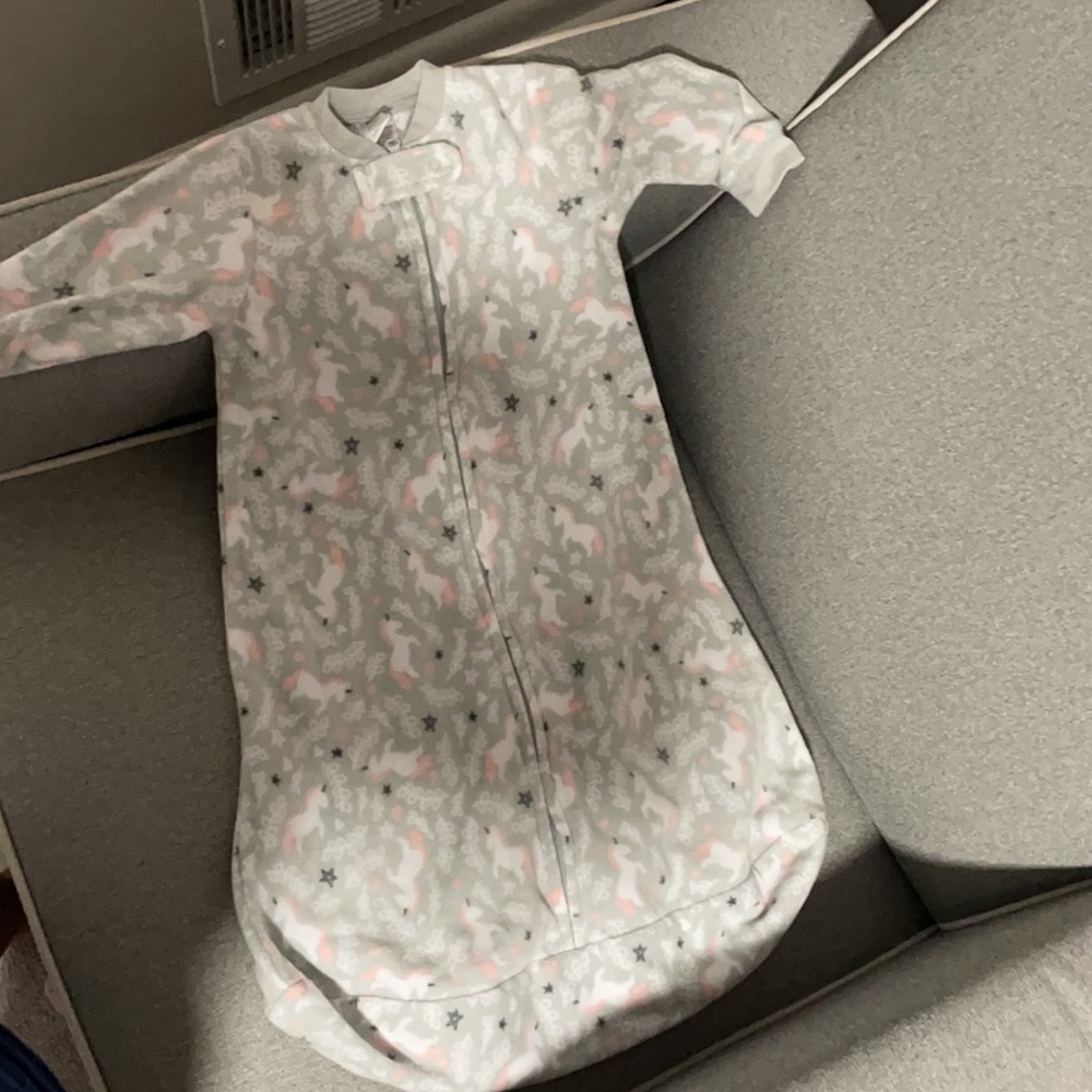 Baby long sleeve blanket x2